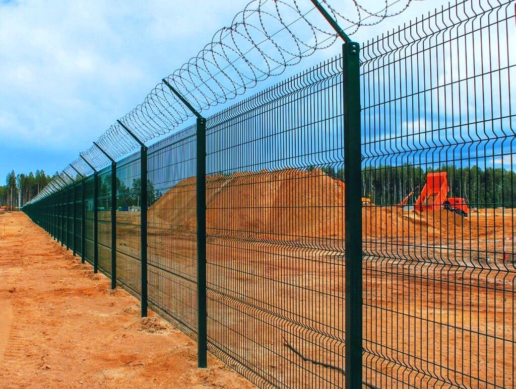 Секционные заборы и ограждения из металла